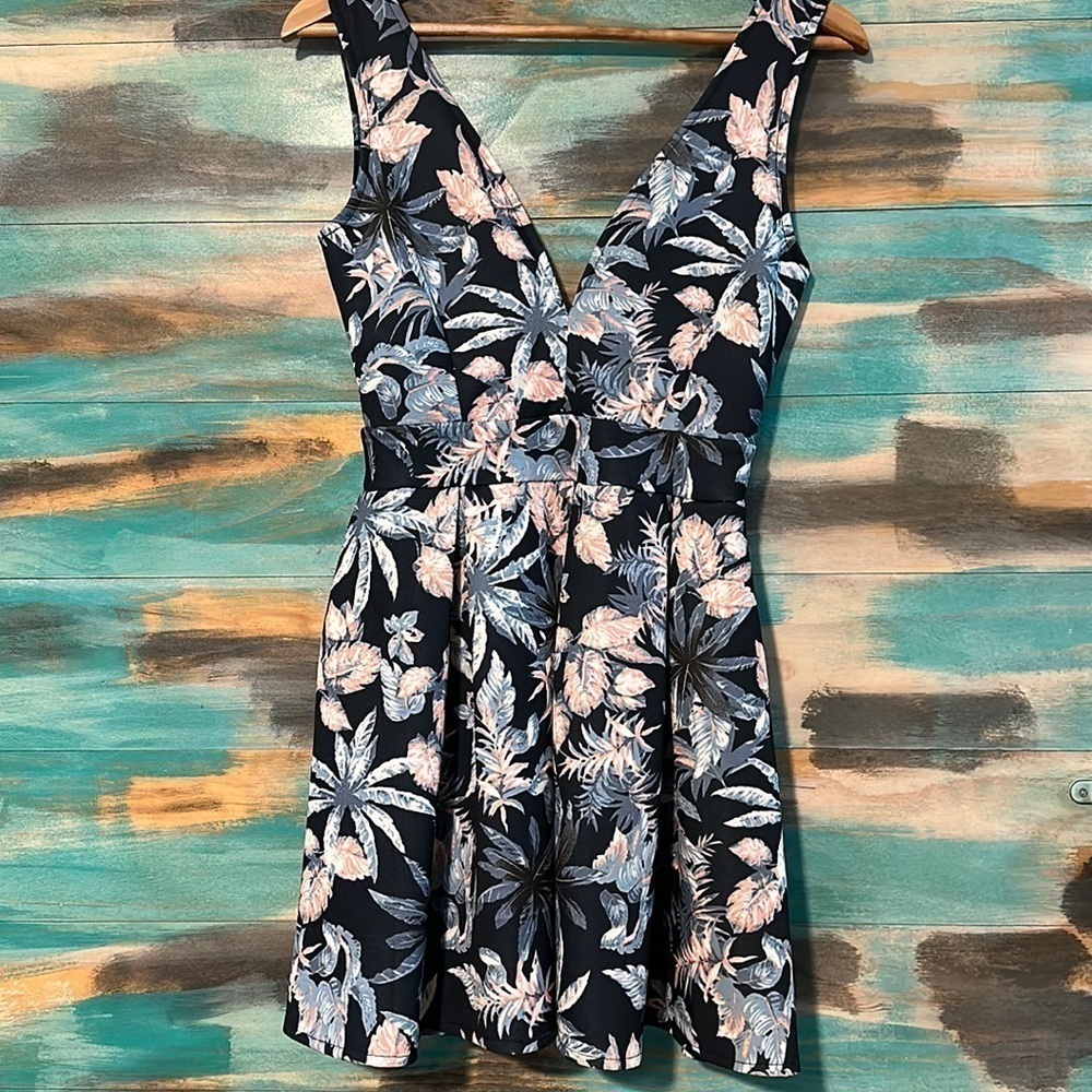 Size small blue palm trees Alythea cocktail/mini dress